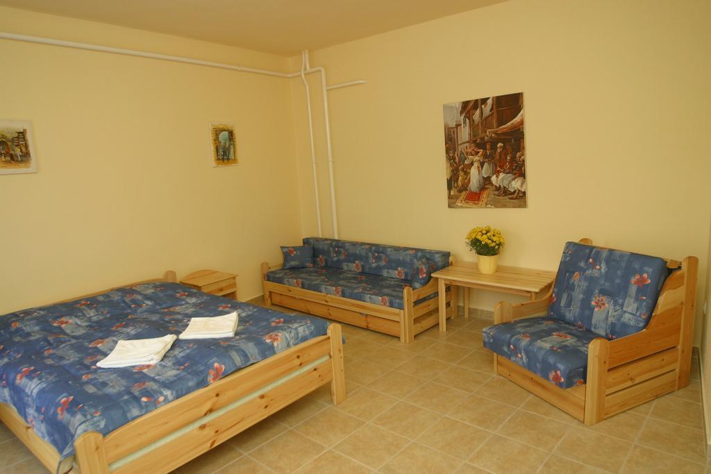 Afrodite Apartmanok إغير الغرفة الصورة